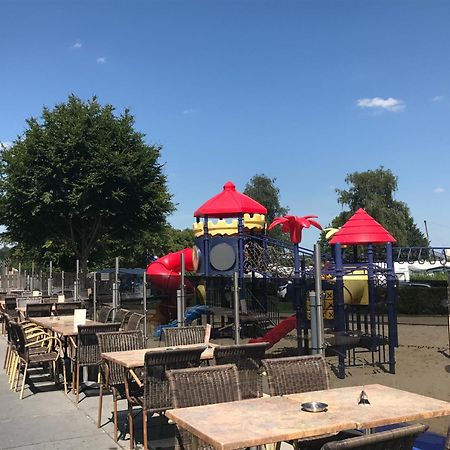 Vakantiepark De Oude Molen Гроесбек Екстериор снимка