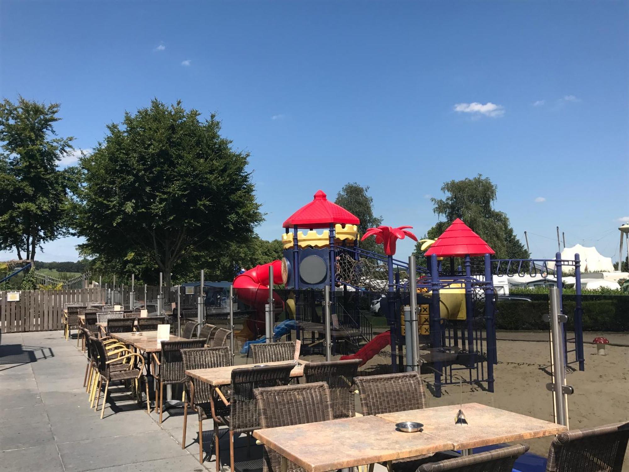 Vakantiepark De Oude Molen Гроесбек Екстериор снимка